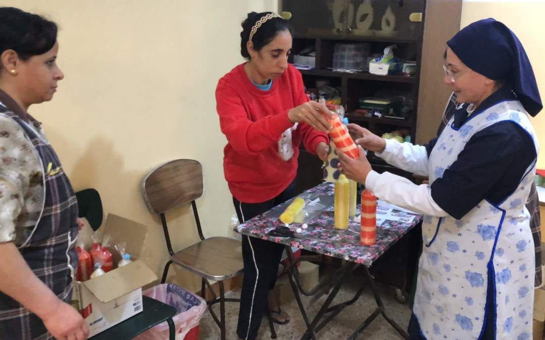 Égypte : des jeunes filles sortent de la précarité