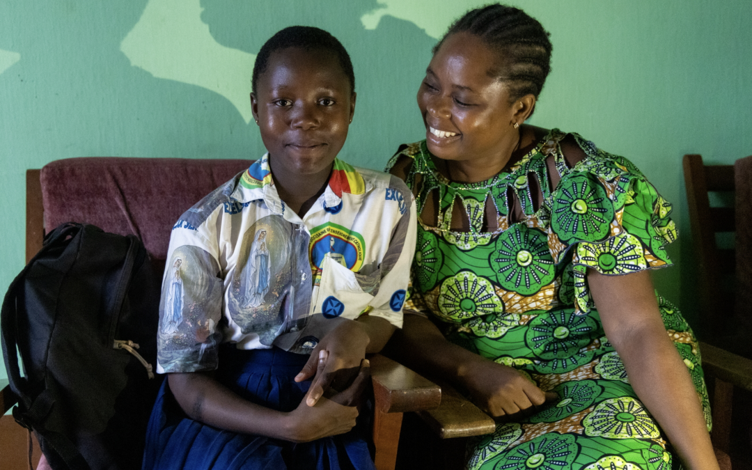 Une enfance bouleversée : le long chemin d’Hannah vers l’école